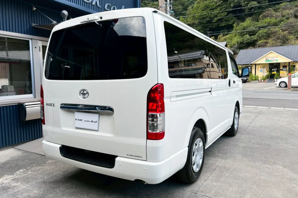 ハイエースバン