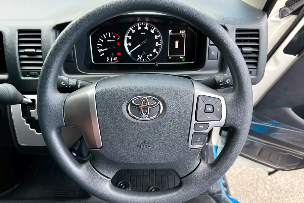 ハイエースバン