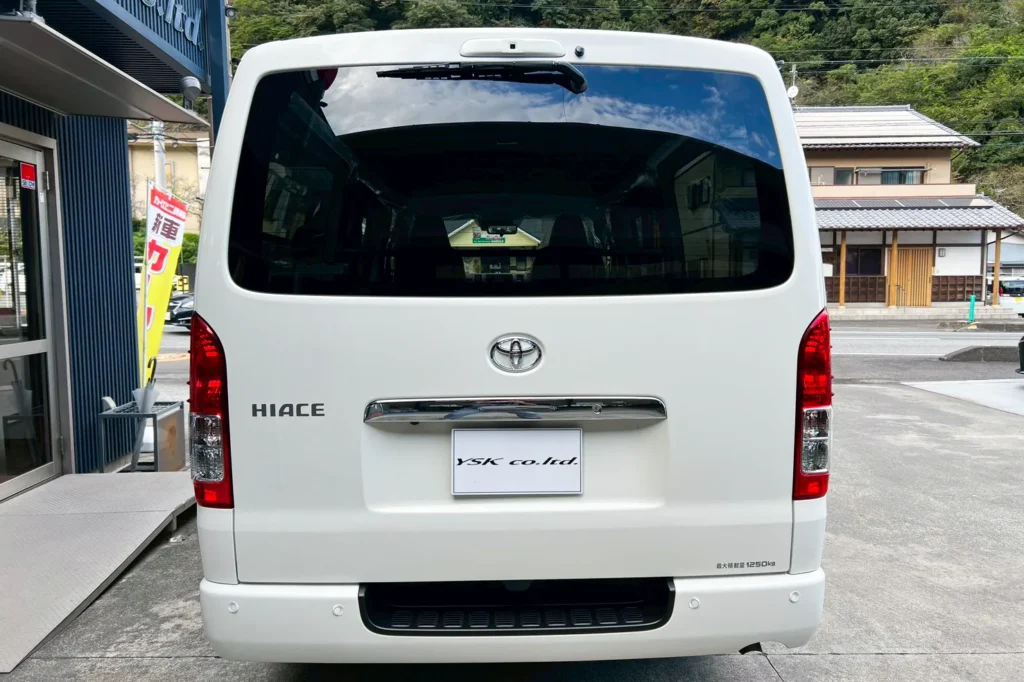 ハイエースバン